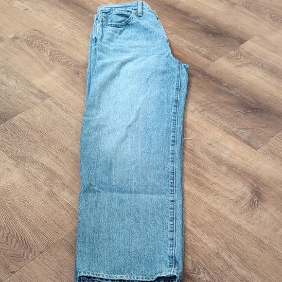 Levi's Classic Light Blue Denim - Picture 5 of 11